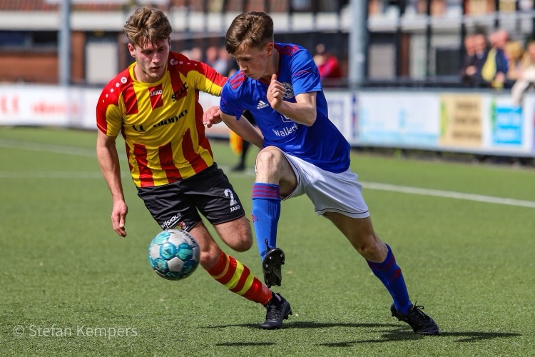 Voetbalduel met emoties